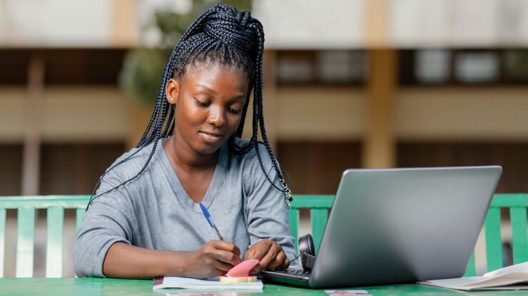 etudiant-ordinateur-portable